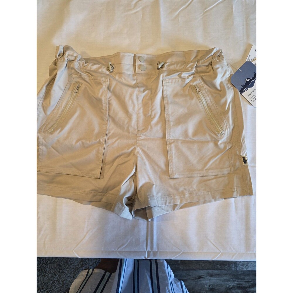 Shore to Summit Beige Adventure Wear shorts Women's sz M